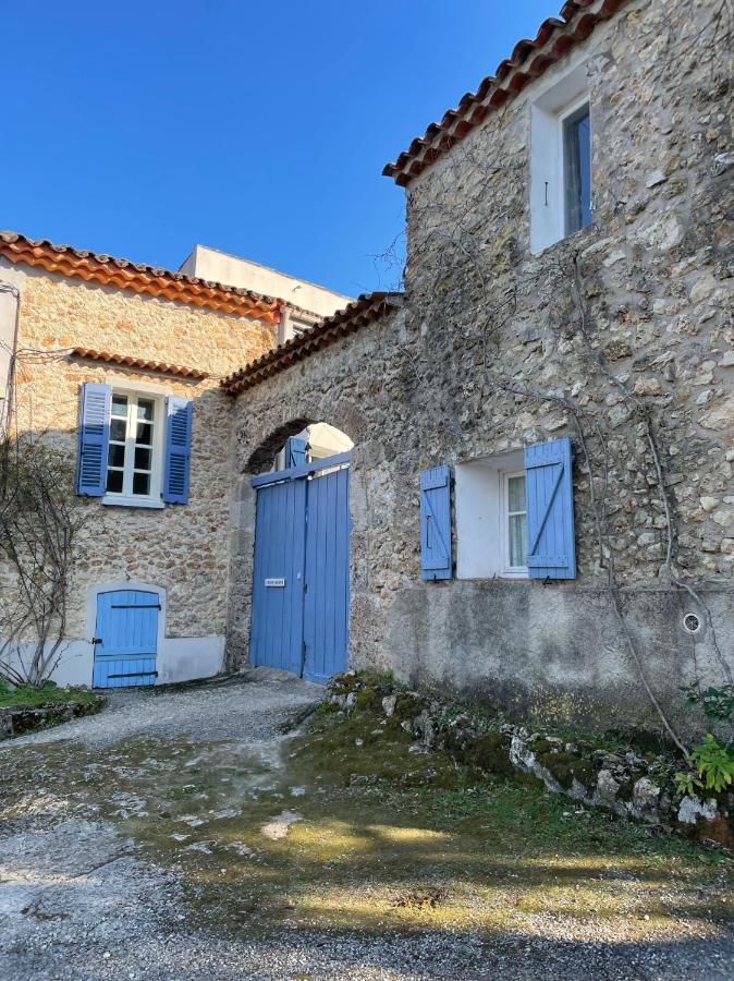 La Parenthese Du Var - Gite Avec Grande Terrasse Vue Sur Piscine Saint-Antonin-du-Var Exterior foto