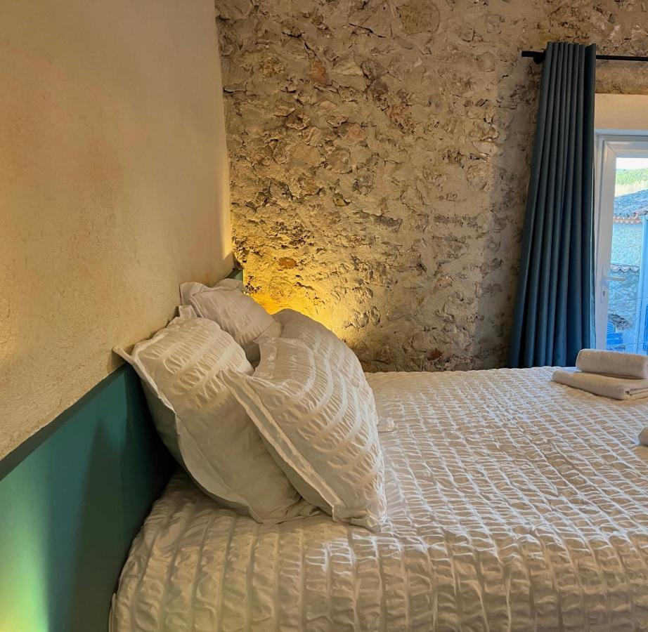 La Parenthese Du Var - Gite Avec Grande Terrasse Vue Sur Piscine Saint-Antonin-du-Var Exterior foto